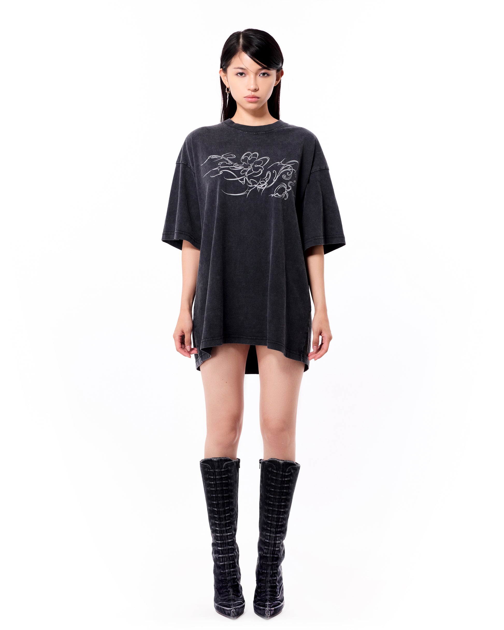 Chrisinni x Miki Women&#39;s T Shirt - Washed Black