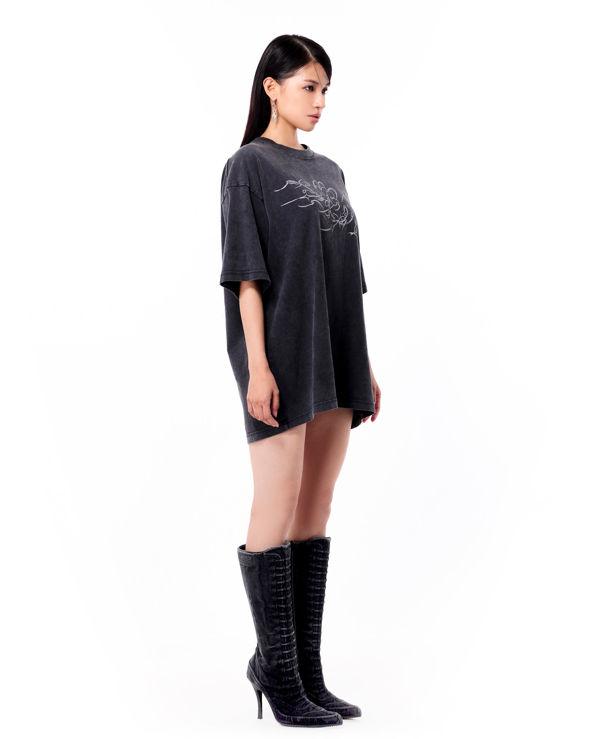 Chrisinni x Miki Women&#39;s T Shirt - Washed Black