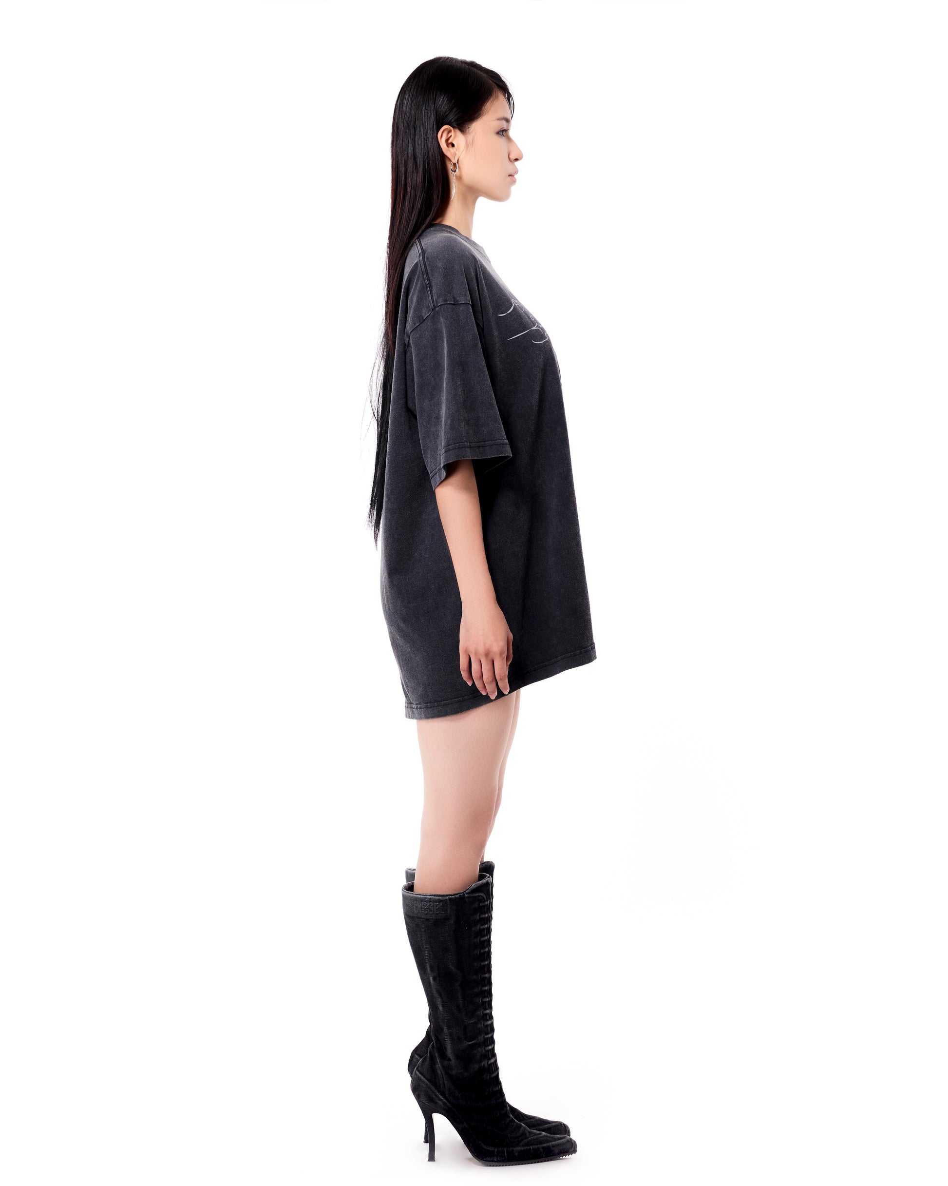 Chrisinni x Miki Women&#39;s T Shirt - Washed Black